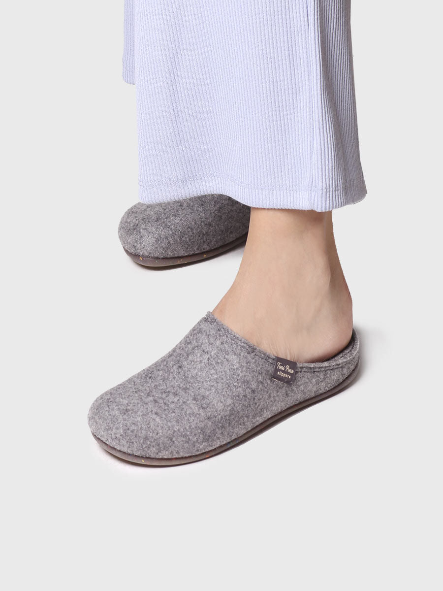 Women's clog-style slipper made from recycled felt in Grey - MONA-FR-GREY