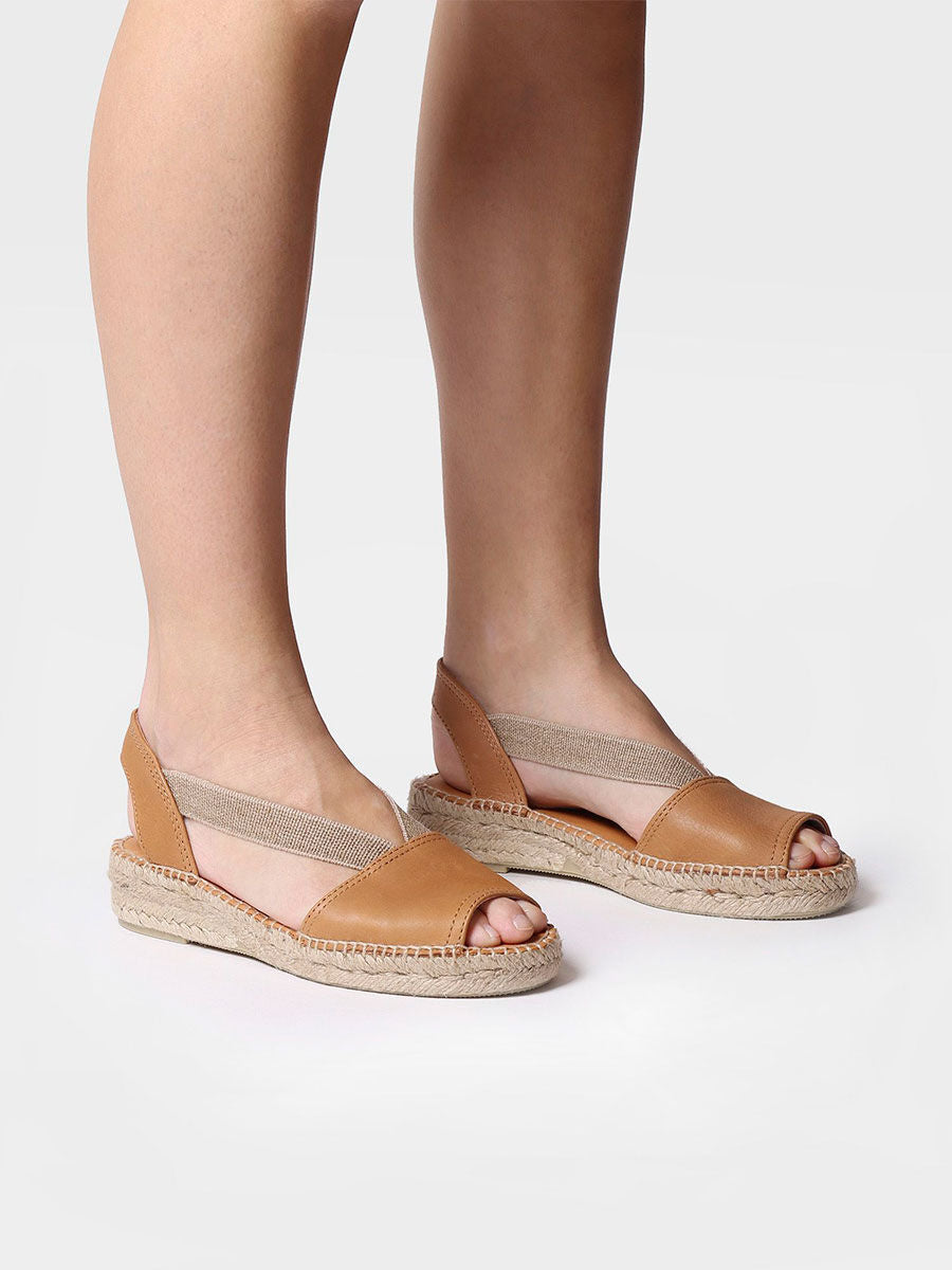 Flat leather sandal with elastics - ETNA-TAN