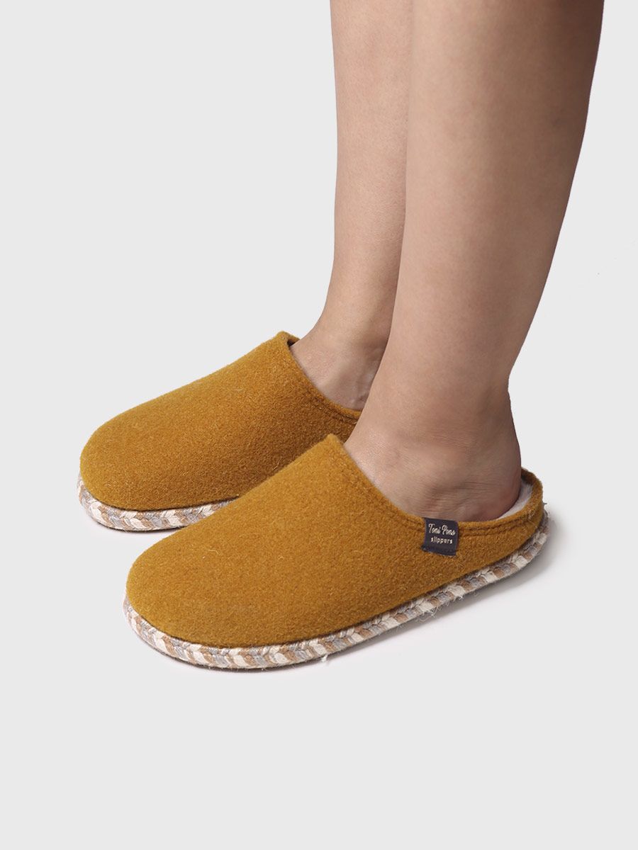 Women's slippers in felt in Ocre - DELI-FP-OCRE